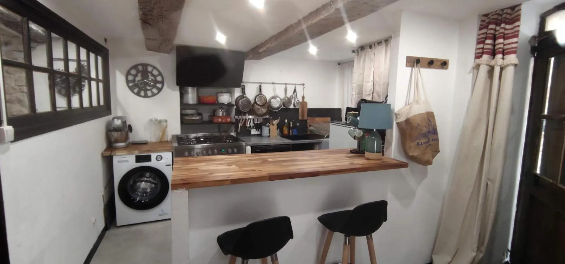 La Jovine 2 Sault Villa Holiday home